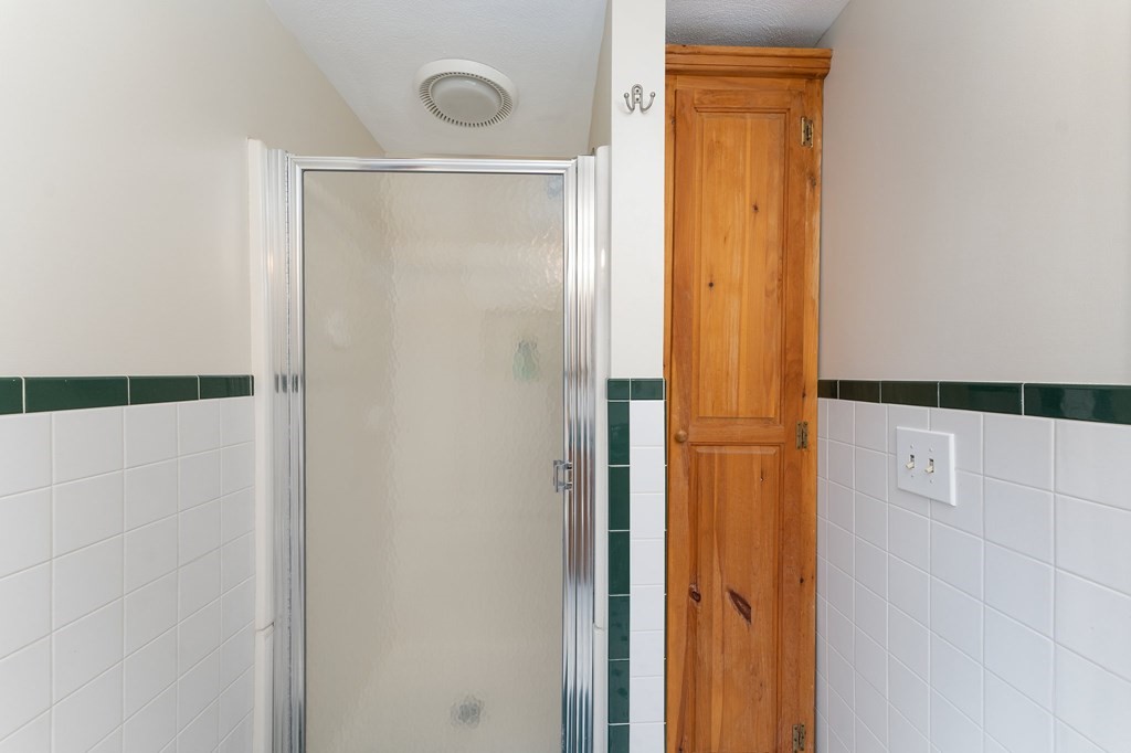 583 Fletcher Street Northbridge, MA 01588 - Photo 26 of 42