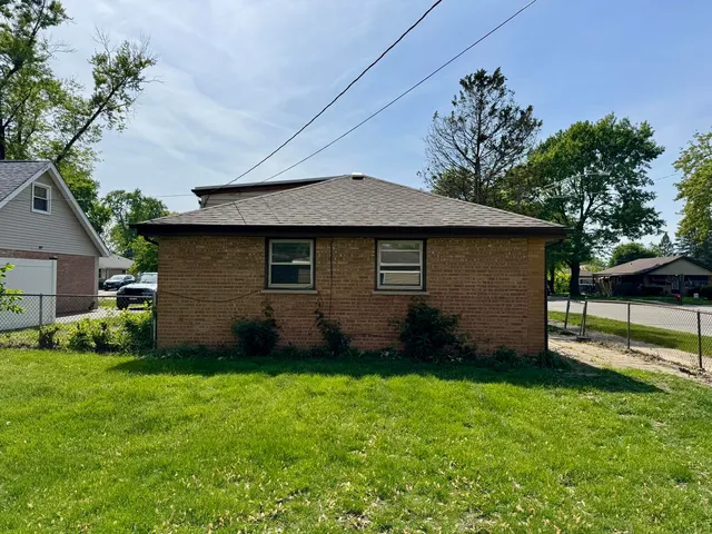 $219,000 | 14401 Kolin Avenue, Midlothian, IL 60445