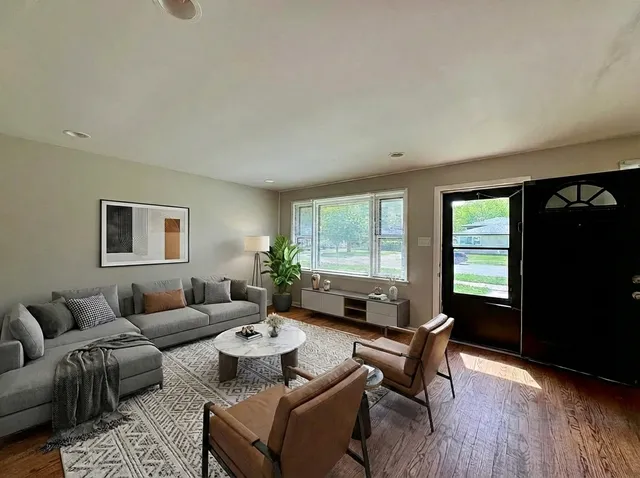 $219,000 | 14401 Kolin Avenue, Midlothian, IL 60445