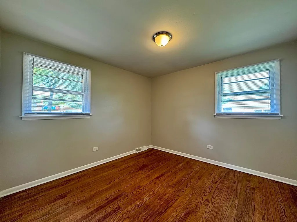 14401 Kolin Avenue Midlothian, IL 60445 - Photo 8 of 30