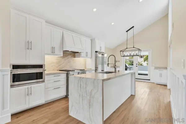 $2,195,000 | 1987 Chalcedony Street, San Diego, CA 92109