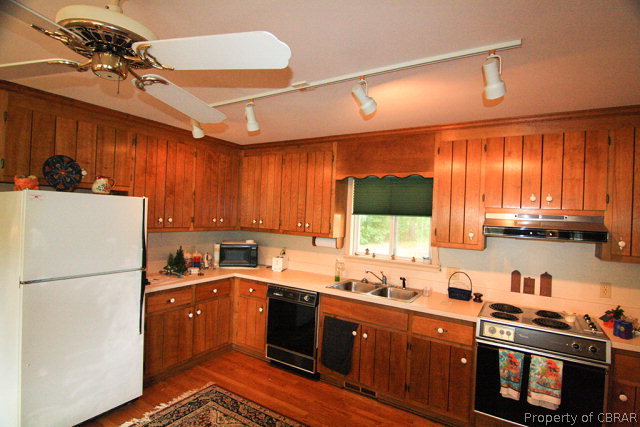4164 Bluff Point Road Kilmarnock, VA 22482 - Photo 43 of 45 Guest Cottage
