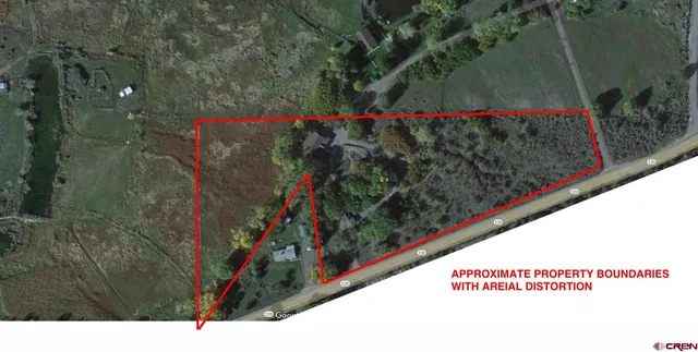 a picture of red door