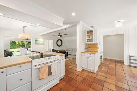 $799,000 | 801 Fairhaven Drive, North Palm Beach, FL 33408