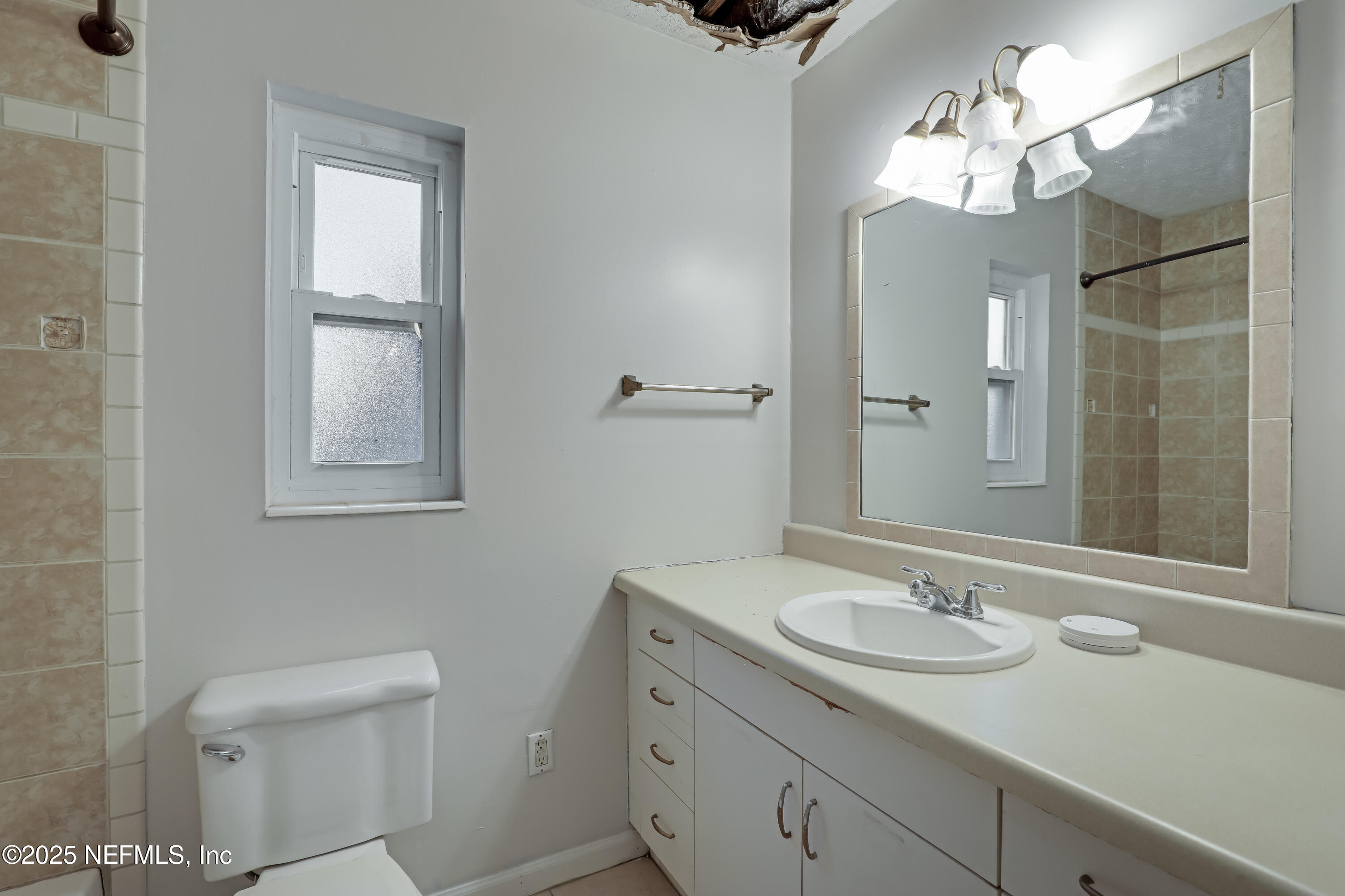 5633 Patsy Anne Drive Jacksonville, FL 32207 - Photo 24 of 42 23 Master Bathroom