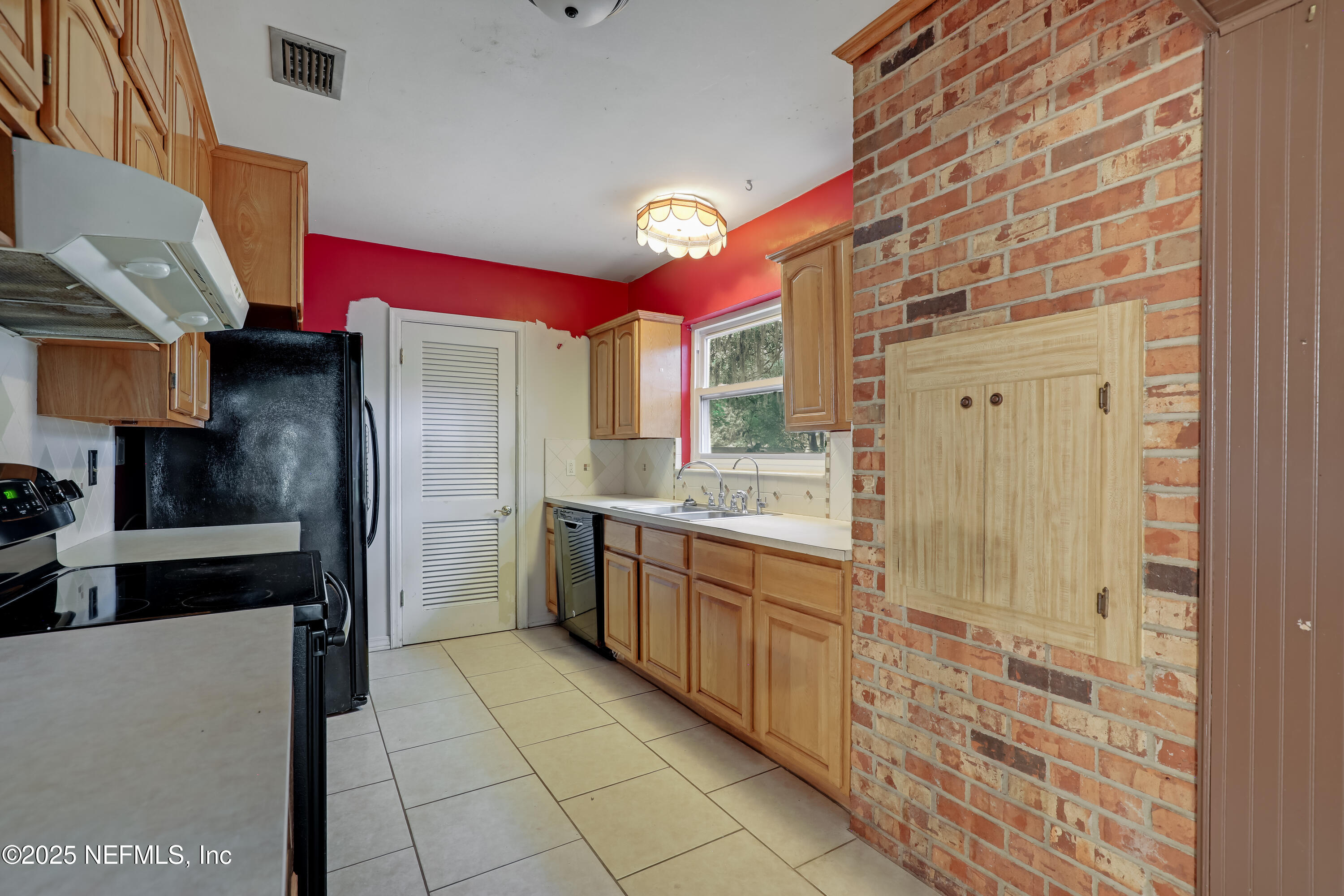 5633 Patsy Anne Drive Jacksonville, FL 32207 - Photo 35 of 42 34 Kitchen