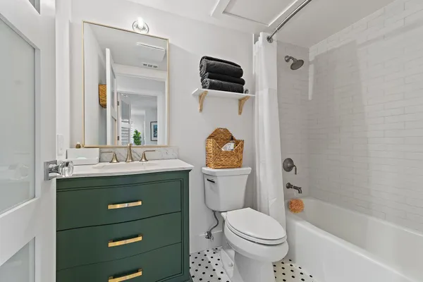 $5,000 | 15 Uno Lago Drive, Unit 15, Juno Beach, FL 33408