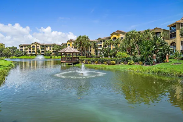 $5,000 | 15 Uno Lago Drive, Unit 15, Juno Beach, FL 33408