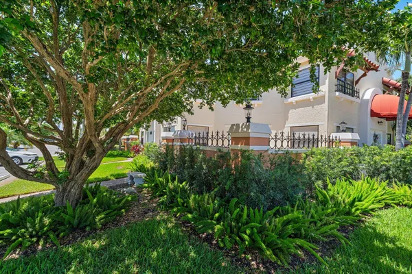 $5,000 | 15 Uno Lago Drive, Unit 15, Juno Beach, FL 33408