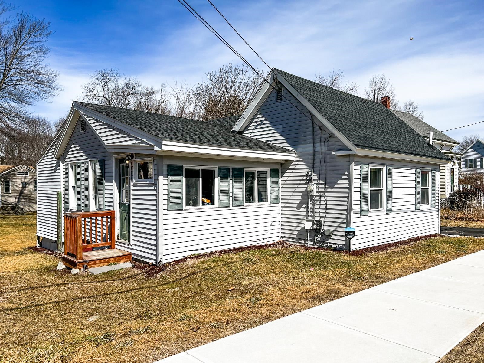 22 Cocheco Avenue Rochester, NH 03868 - Photo 8 of 34 Gallery Image 8