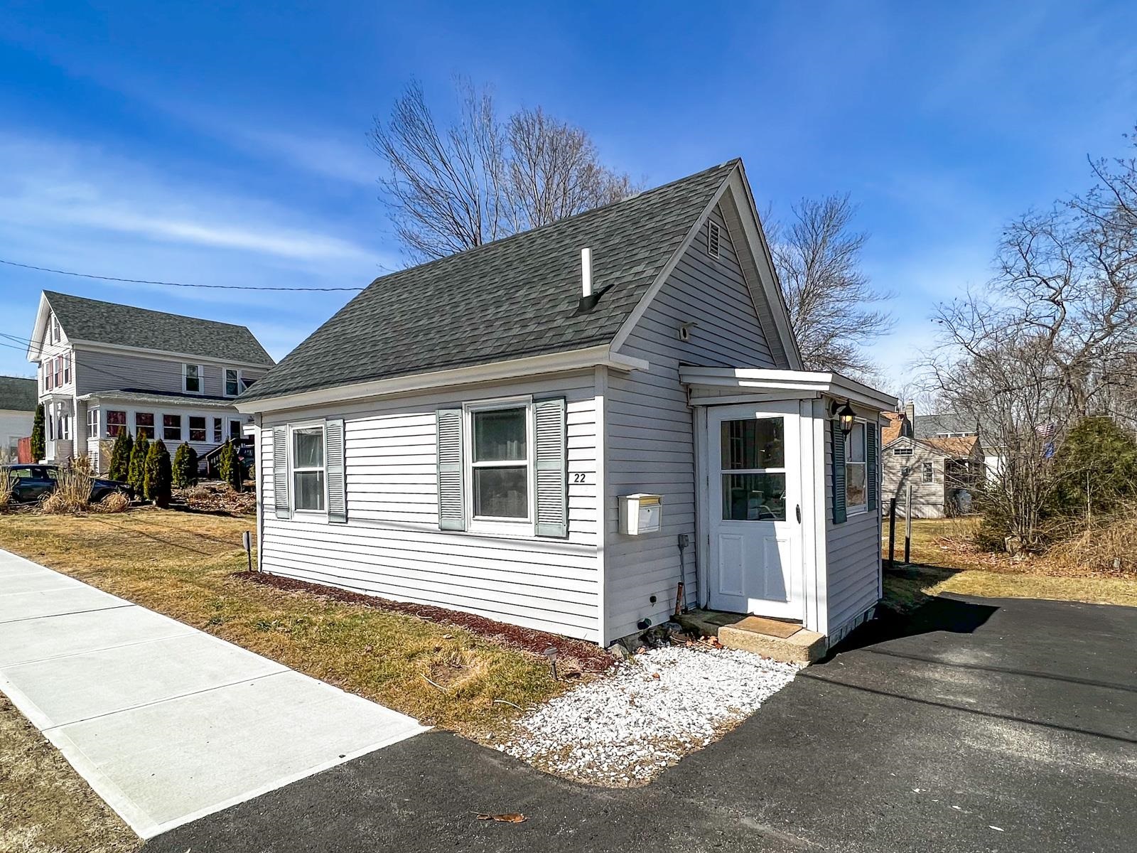 22 Cocheco Avenue Rochester, NH 03868 - Photo 10 of 34 Gallery Image 10
