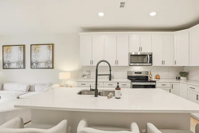 $434,900 | 2 Winslow Lane, Unit 2302, Grafton, MA 01536