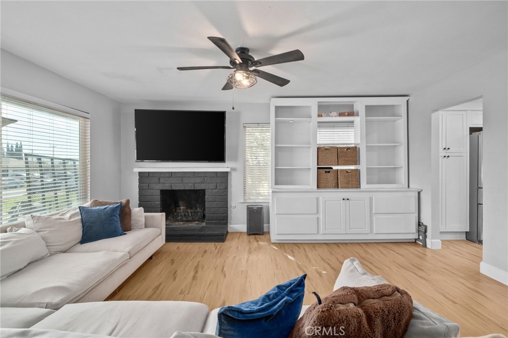 2258 North Arrowhead Avenue Rialto, CA 92377 - Photo 3 of 26