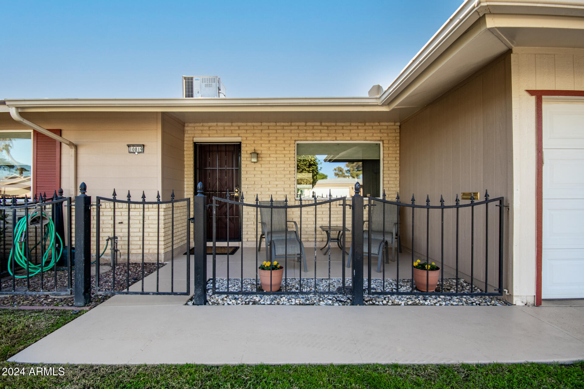 10819 West Hatcher Road Sun City, AZ 85351 - Photo 5 of 51 05 Front