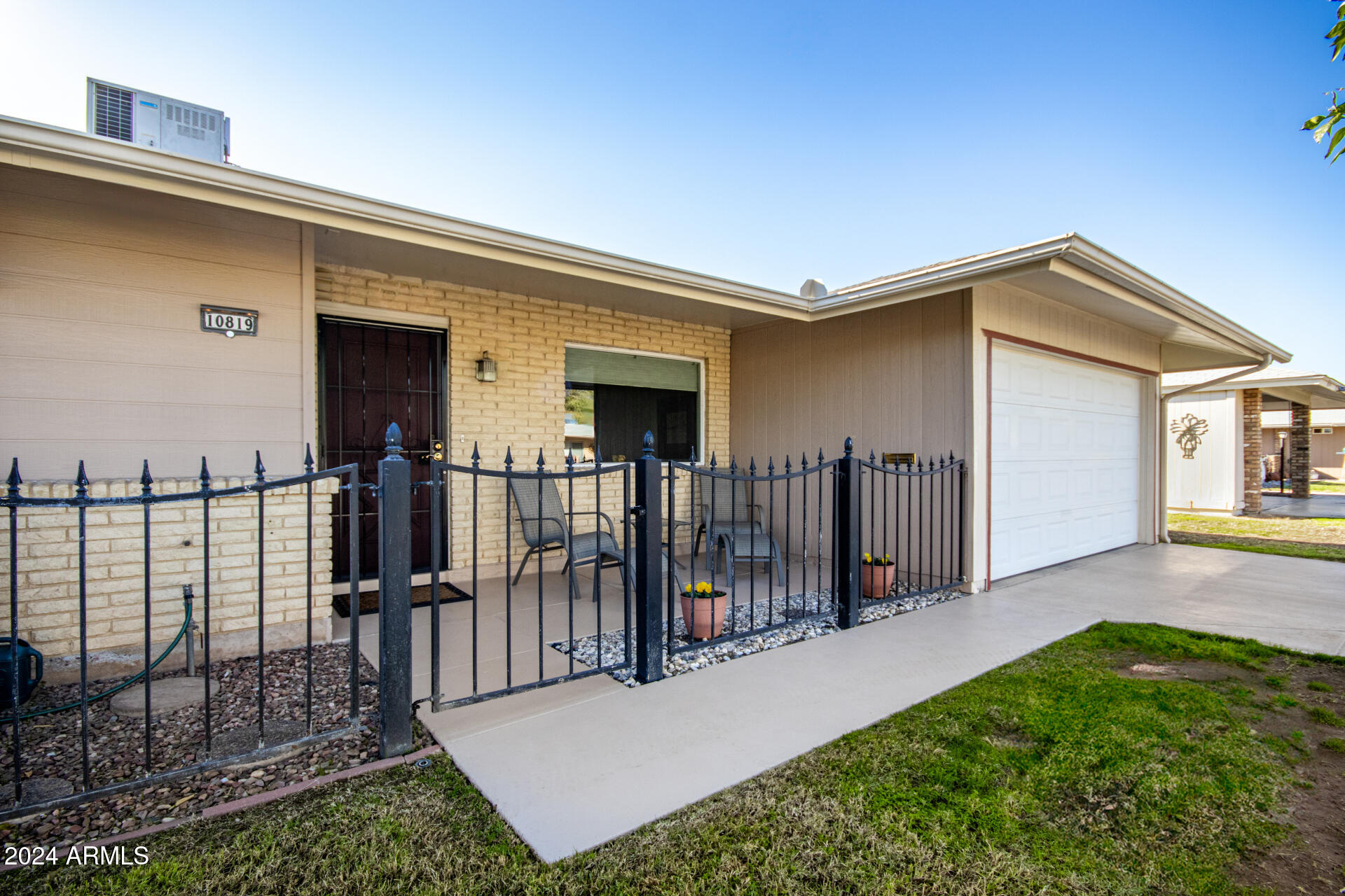 10819 West Hatcher Road Sun City, AZ 85351 - Photo 6 of 51 06 Front