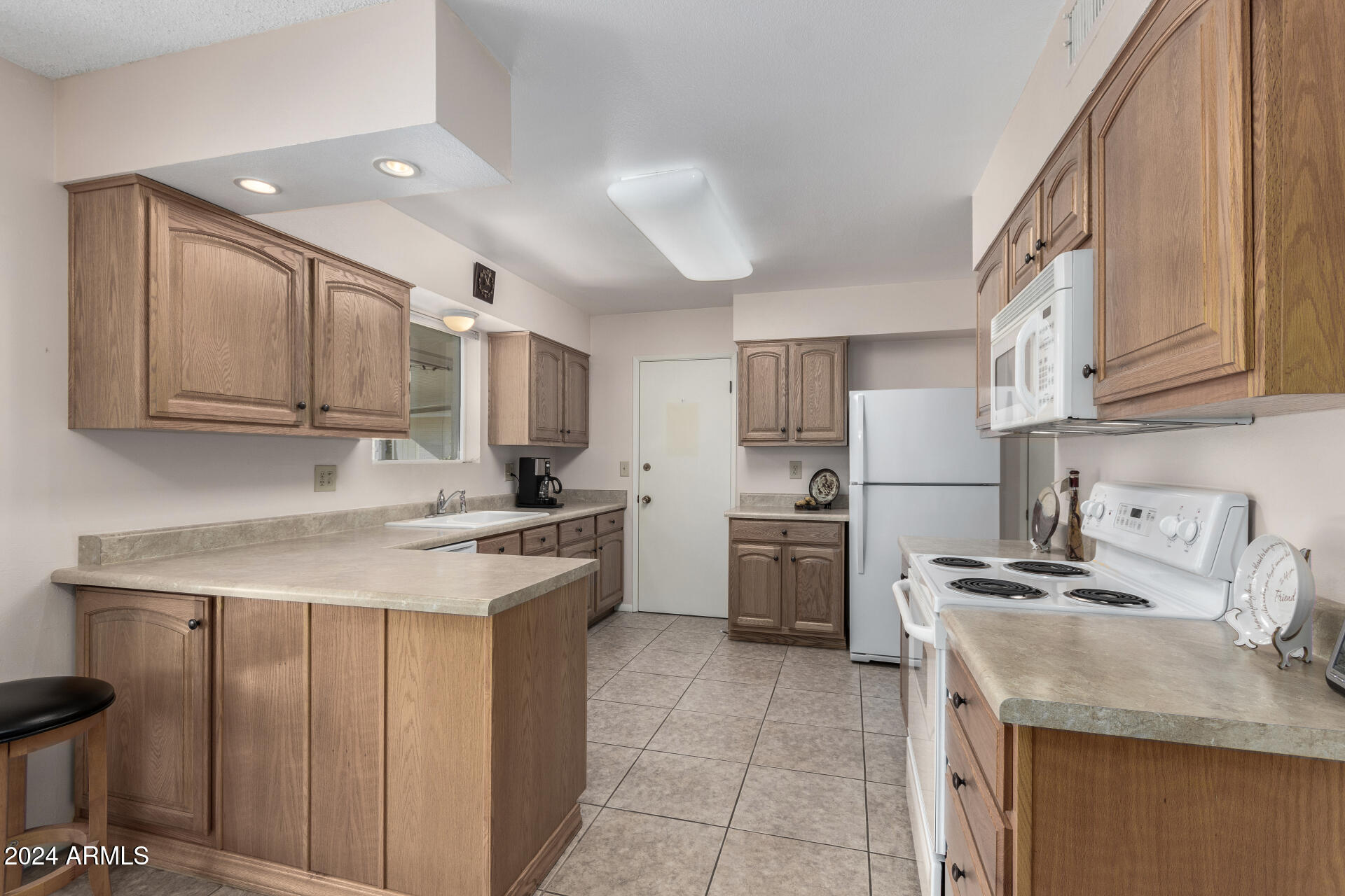 10819 West Hatcher Road Sun City, AZ 85351 - Photo 7 of 51 07 Kitchen
