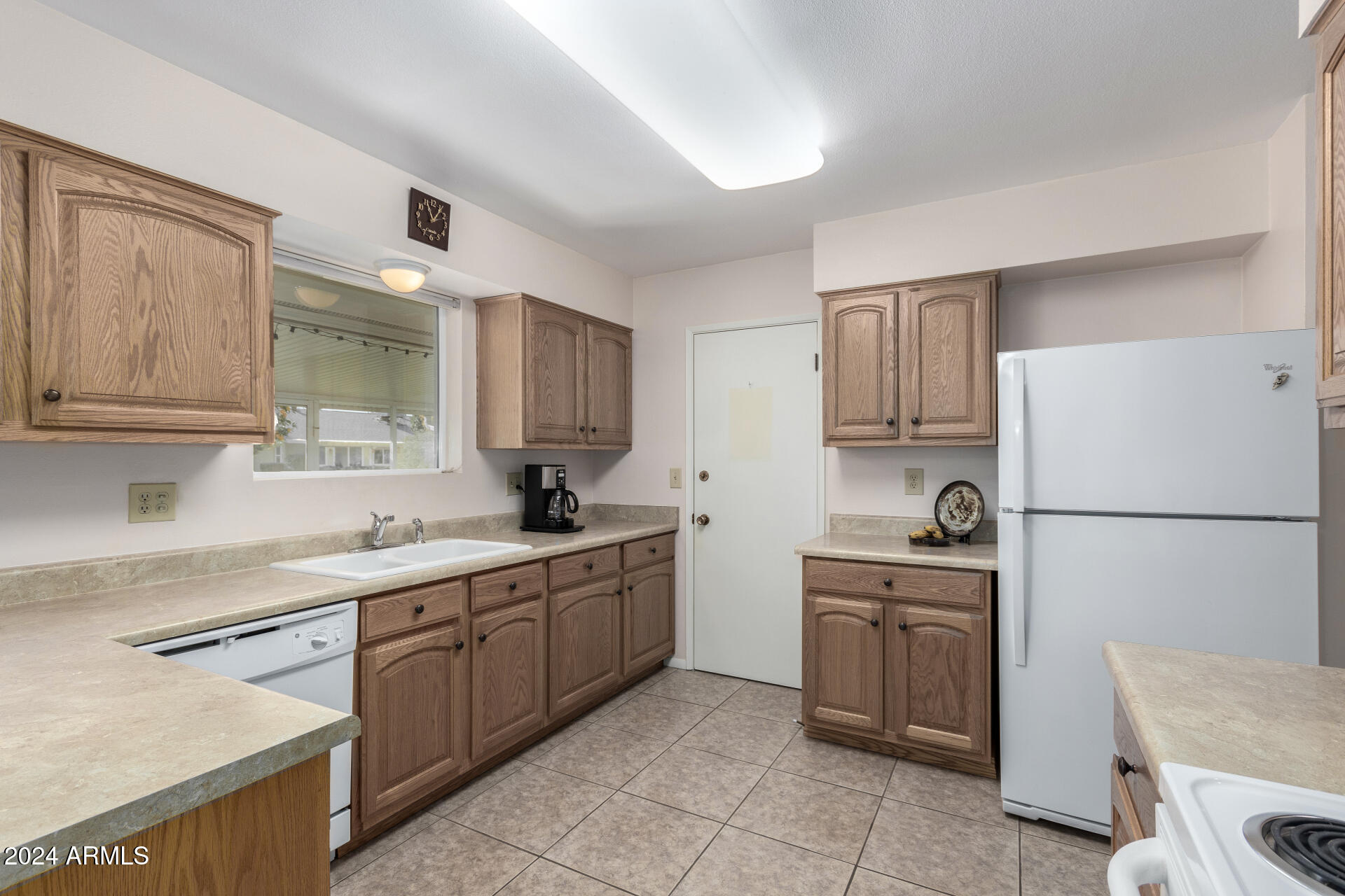 10819 West Hatcher Road Sun City, AZ 85351 - Photo 10 of 51 10 Kitchen
