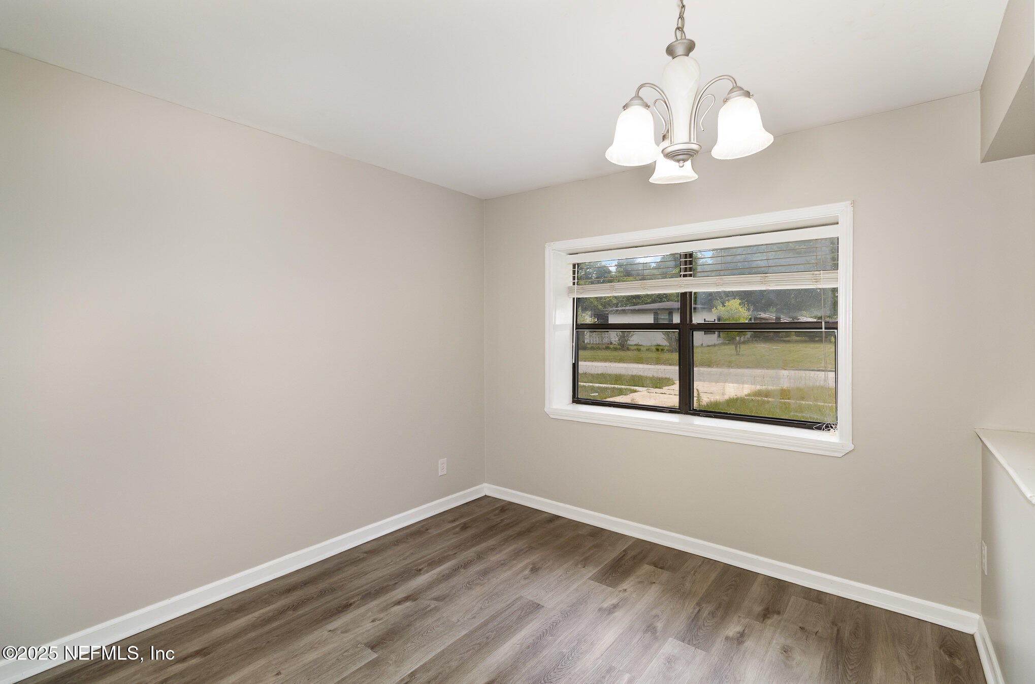3127 Sandhurst Road East Jacksonville, FL 32277 - Photo 6 of 24 007_3127sandhurstrd_40-edit