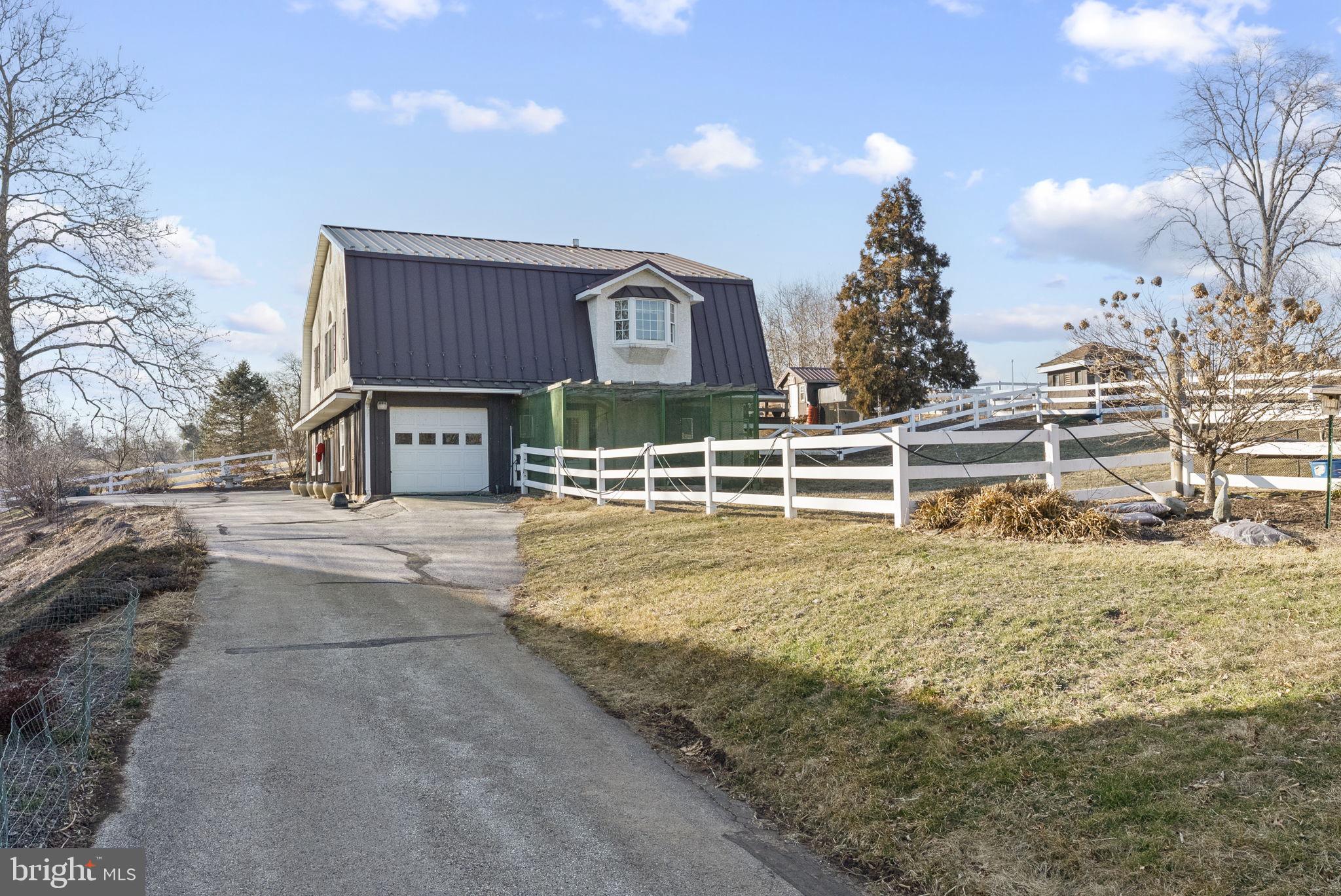 185 Spring Hollow Road Spring City, PA 19475 - Photo 3 of 33