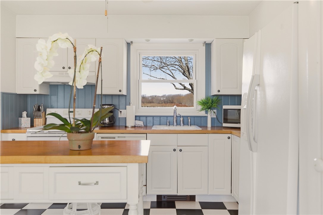 415 Wapping Road Portsmouth, RI 02871 - Photo 16 of 43