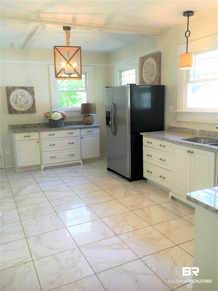 162 Williams Street Mobile, AL 36606 - Photo 7 of 20