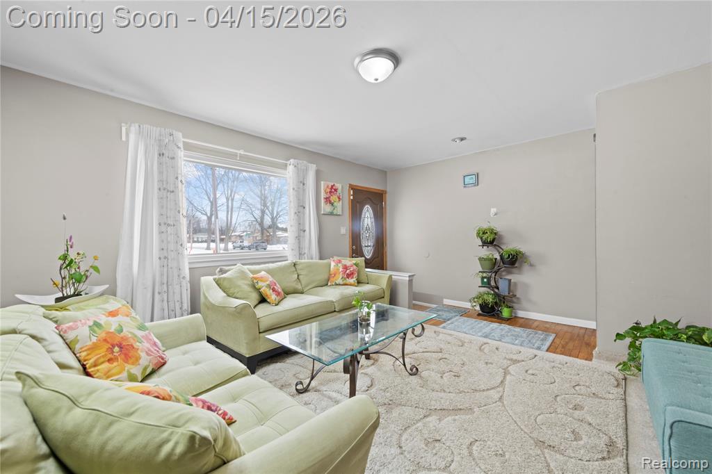 12876 Martin Road Warren, MI 48088 - Photo 6 of 31 Gallery Image 6