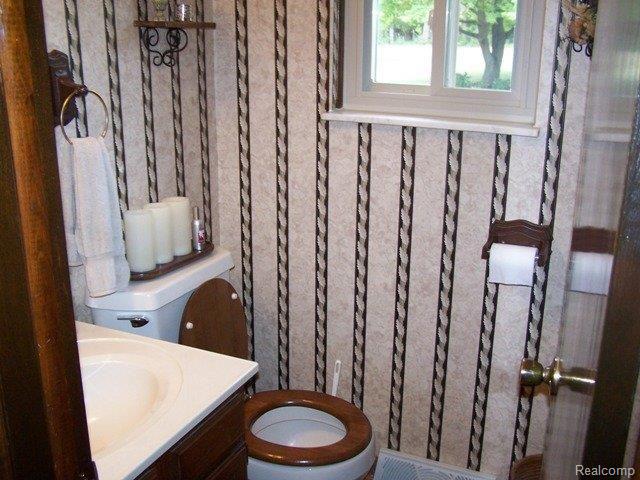 12585 Holtforth Road Fenton, MI 48430 - Photo 18 of 24 Holtforth 12585 Bath.JPG