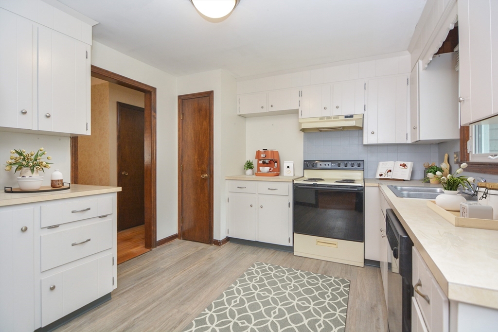 44 Harding Street Milford, MA 01757 - Photo 5 of 39 Gallery Image 5