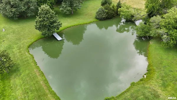 $235,000 | 9596 Fox Hunters Road, Benton, IL 62812