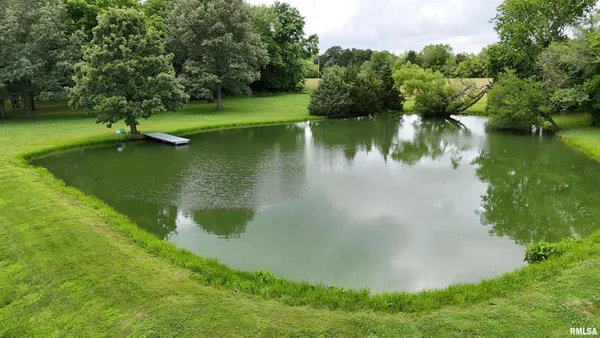 $235,000 | 9596 Fox Hunters Road, Benton, IL 62812