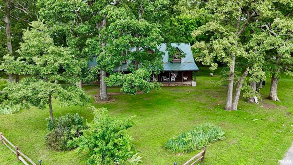 $235,000 | 9596 Fox Hunters Road, Benton, IL 62812