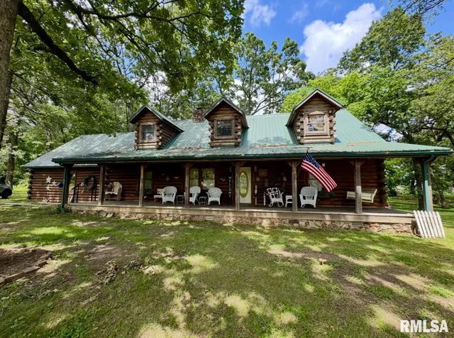 $250,000 | 9596 Fox Hunters Road, Benton, IL 62812