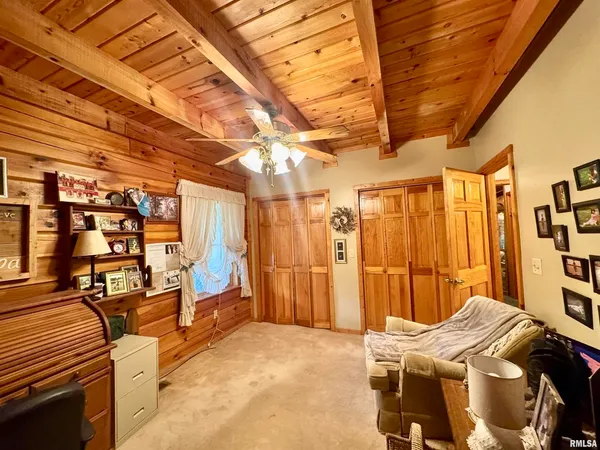 $235,000 | 9596 Fox Hunters Road, Benton, IL 62812