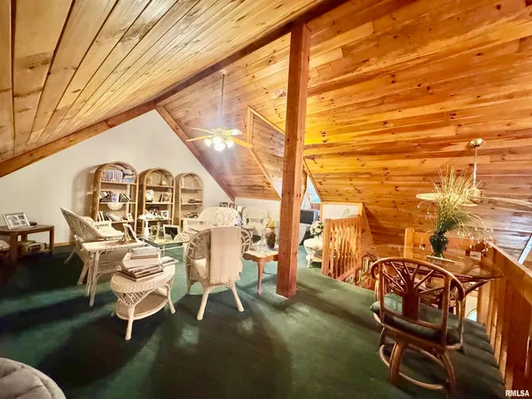 $235,000 | 9596 Fox Hunters Road, Benton, IL 62812
