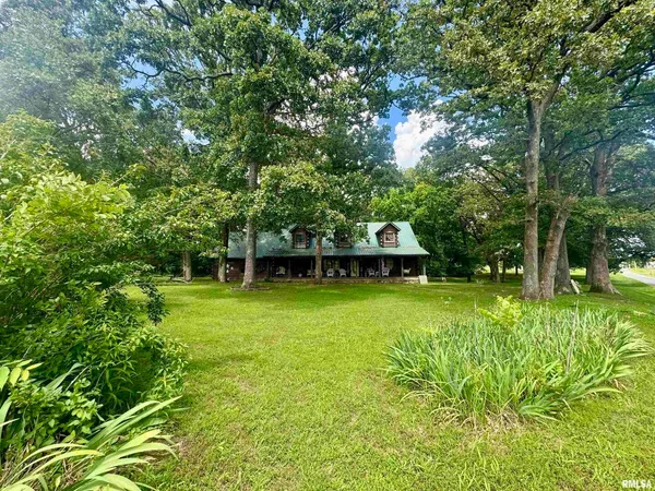 $235,000 | 9596 Fox Hunters Road, Benton, IL 62812
