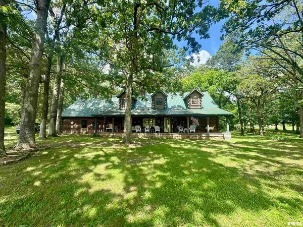 $235,000 | 9596 Fox Hunters Road, Benton, IL 62812