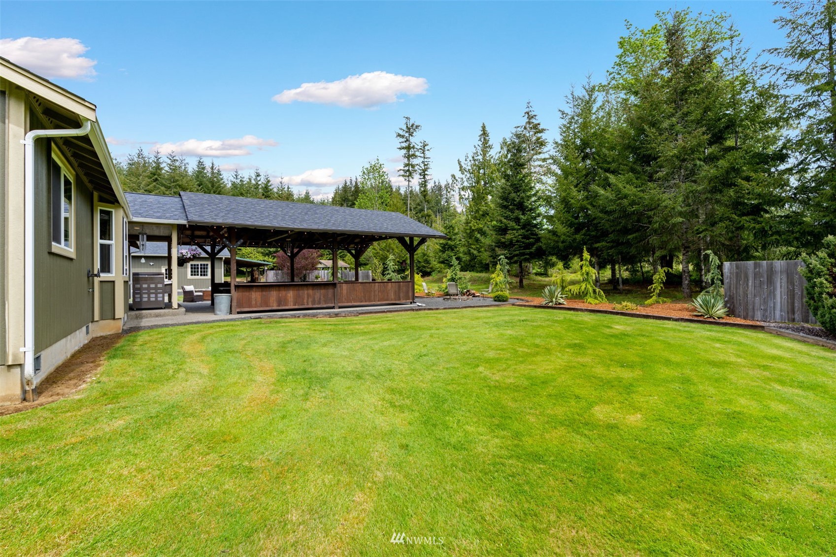 280 Chandler Road Chehalis, WA 98532 - Photo 38 of 40 a front view of a house with garden