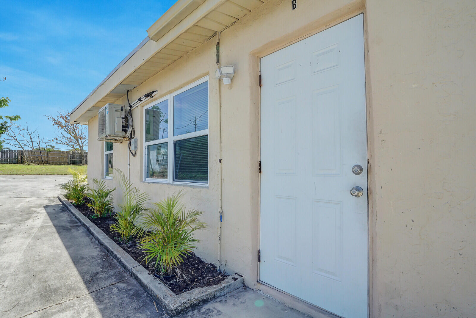 1127 West 28th Street, Unit A Riviera Beach, FL 33404 - Photo 2 of 17 02_image_2_mls