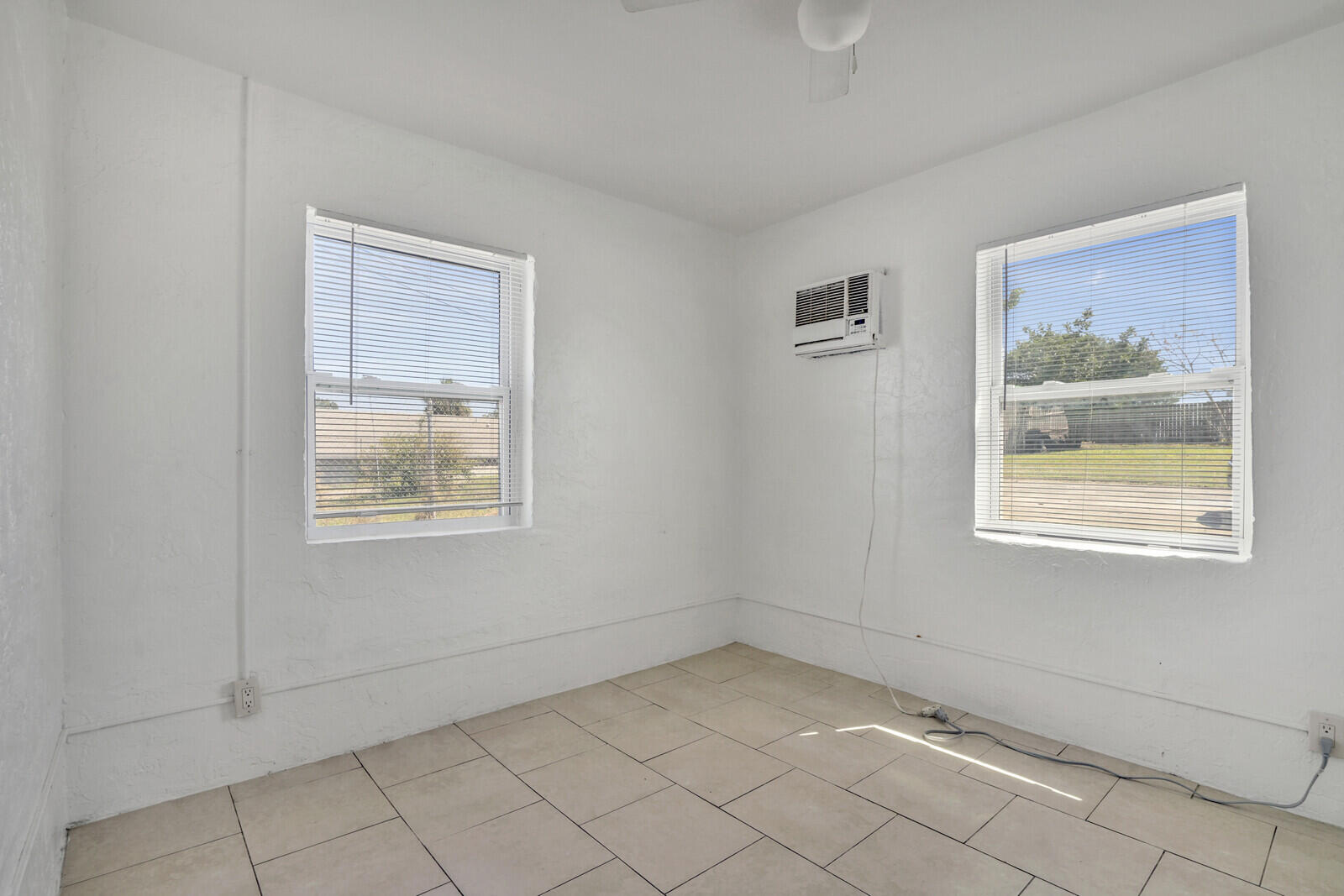 1127 West 28th Street, Unit A Riviera Beach, FL 33404 - Photo 10 of 17 10_Image_10_mls