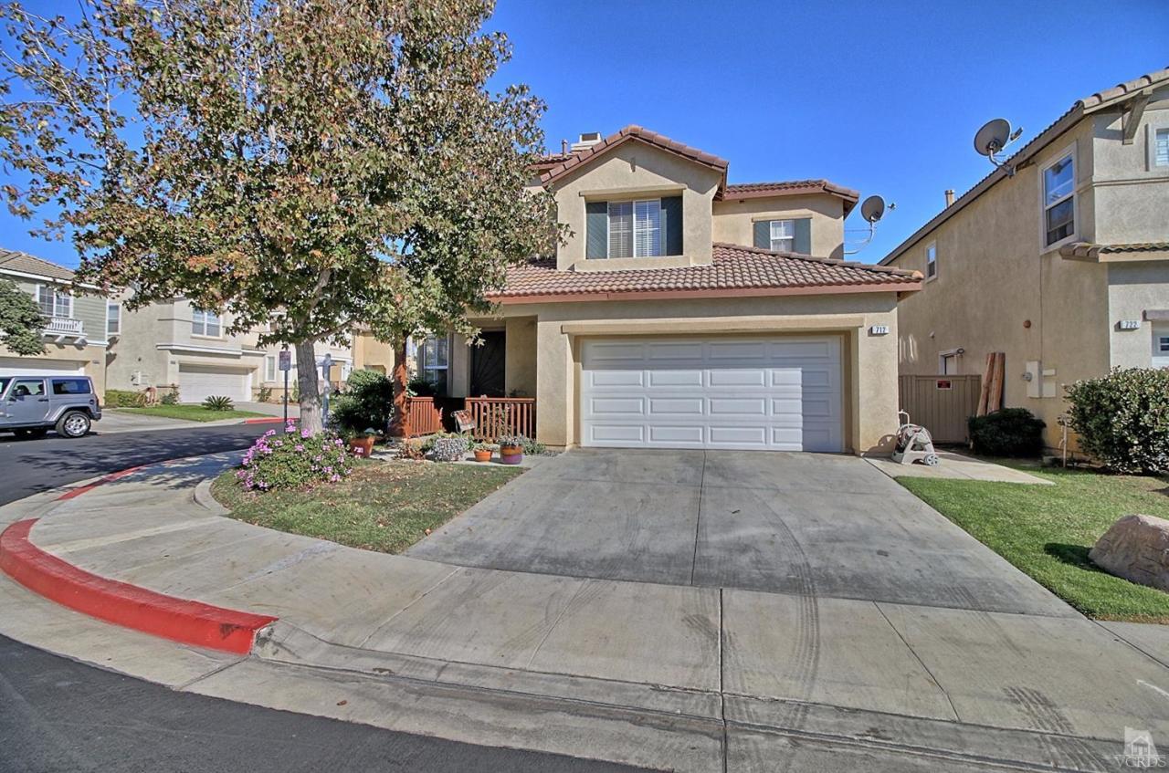 712 Pontoon Way Oxnard, CA 93035 - Photo 1 of 40 Primary Photo