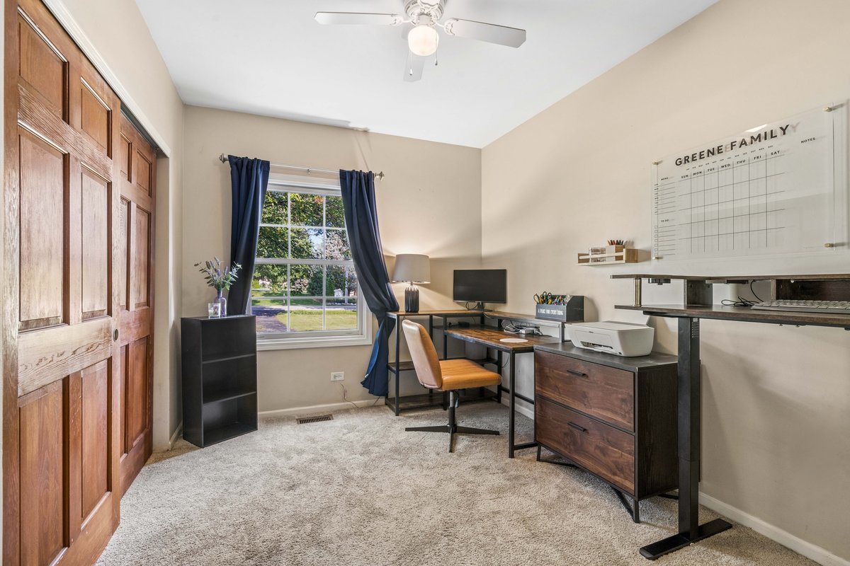 6121 Sands Road Crystal Lake, IL 60014 - Photo 12 of 25 Gallery Image 12