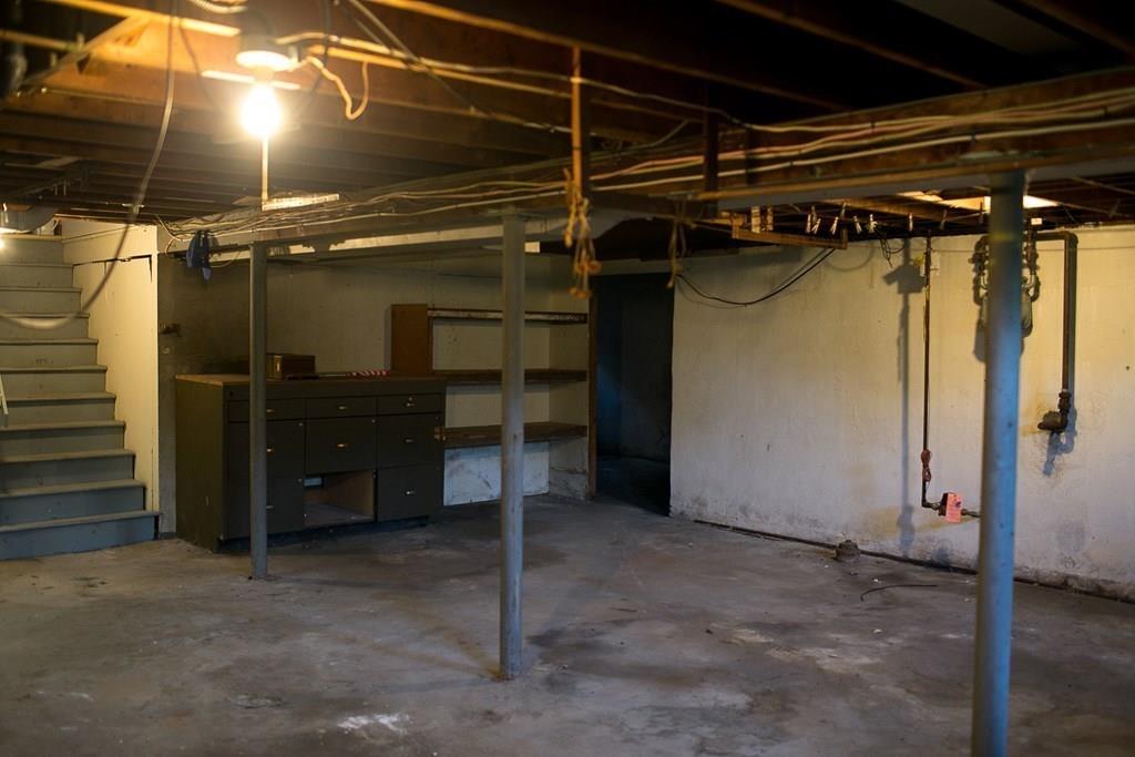 280 Harkness Avenue Springfield, MA 01118 - Photo 33 of 36 a view of empty room