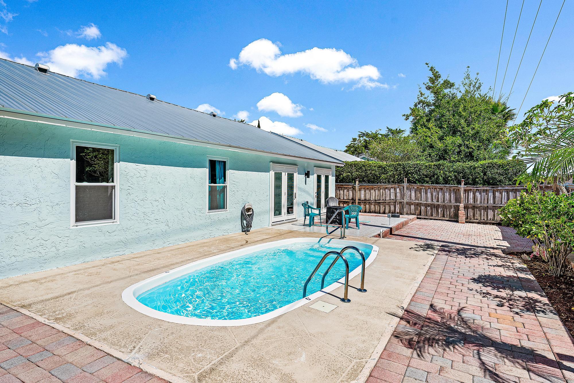 162 Greentree Circle Jupiter, FL 33458 - Photo 13 of 17 162 Greentree Cir-15