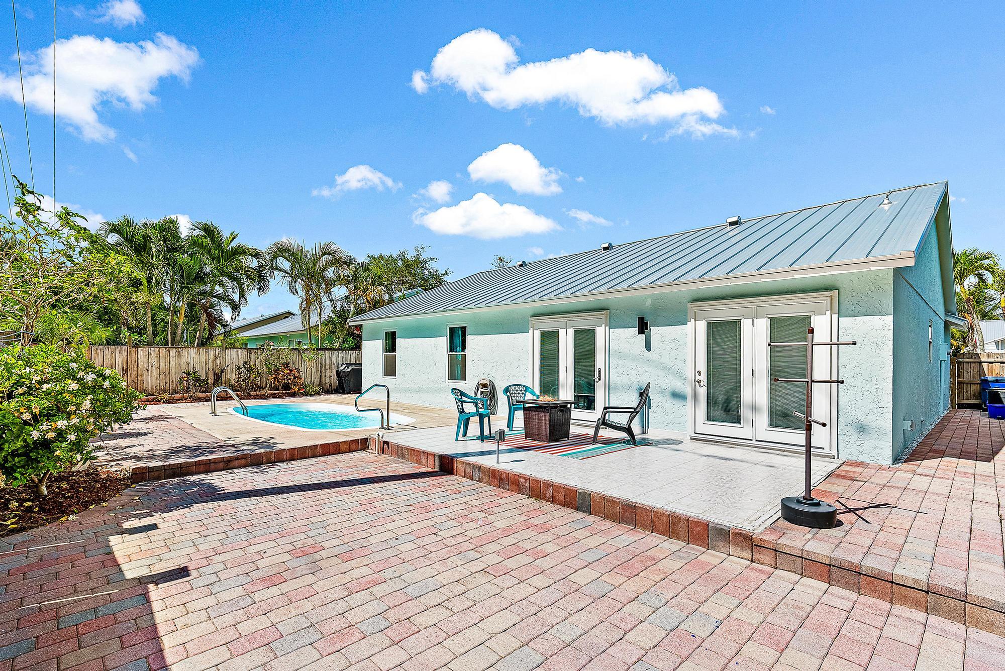 162 Greentree Circle Jupiter, FL 33458 - Photo 14 of 17 162 Greentree Cir-13