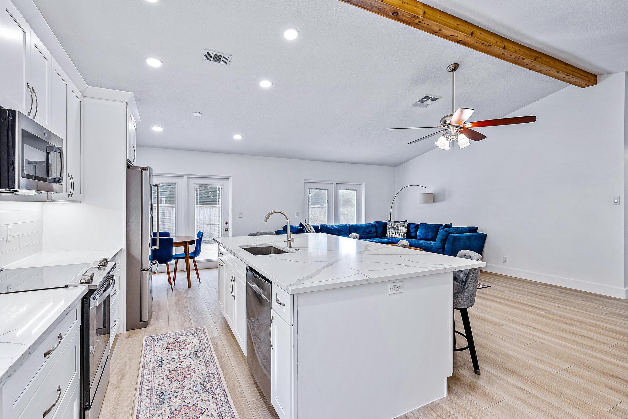 162 Greentree Circle Jupiter, FL 33458 - Photo 3 of 17 162 Greentree Cir-1