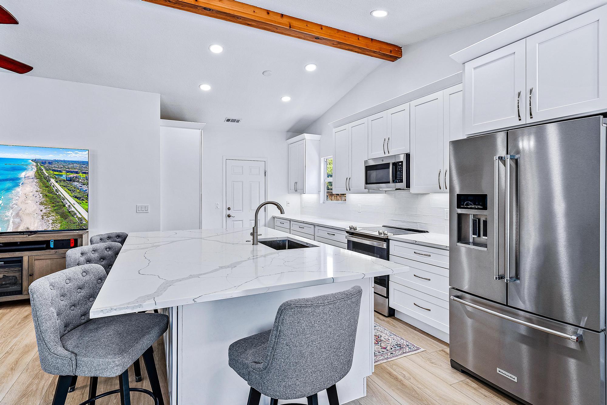 162 Greentree Circle Jupiter, FL 33458 - Photo 4 of 17 162 Greentree Cir-3