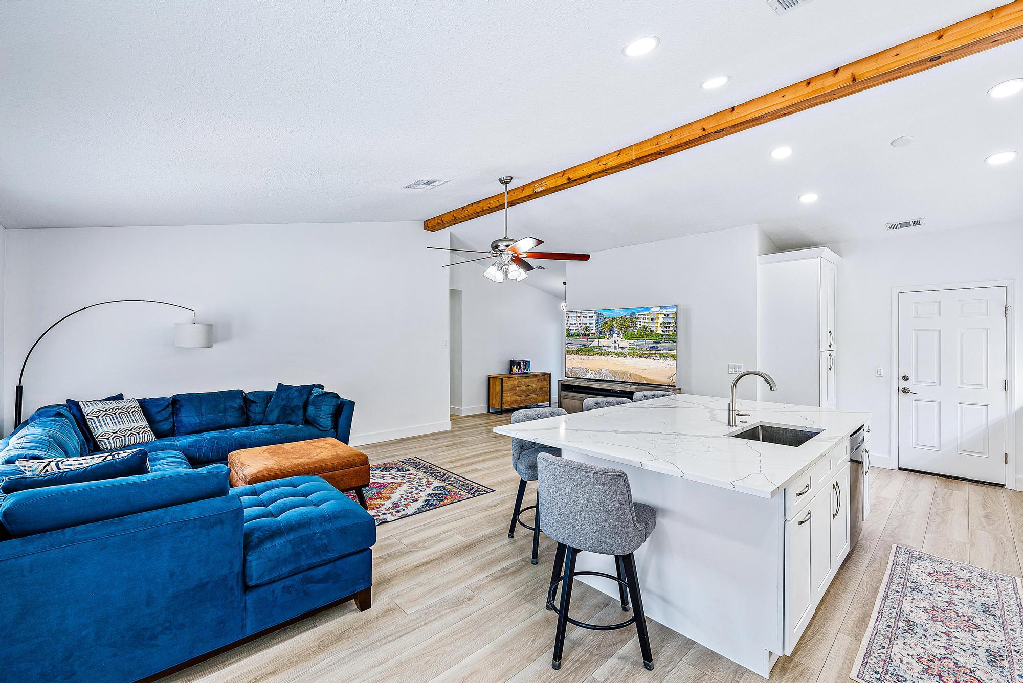 162 Greentree Circle Jupiter, FL 33458 - Photo 6 of 17 162 Greentree Cir-5