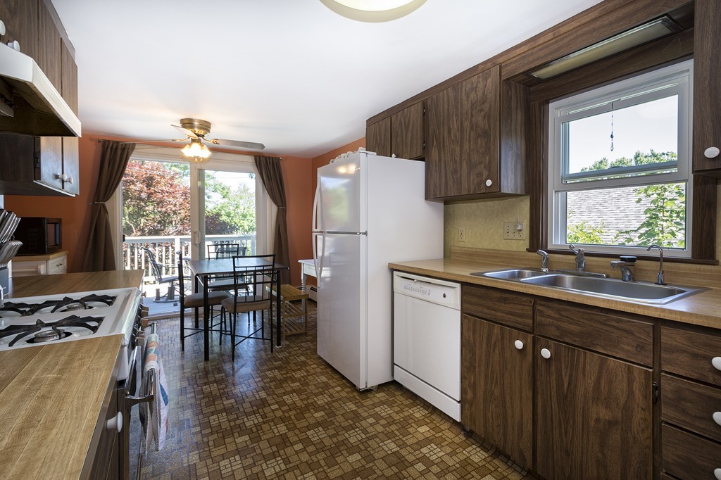 60 Marion Road Scituate, MA 02066 - Photo 8 of 24 Gallery Image 8