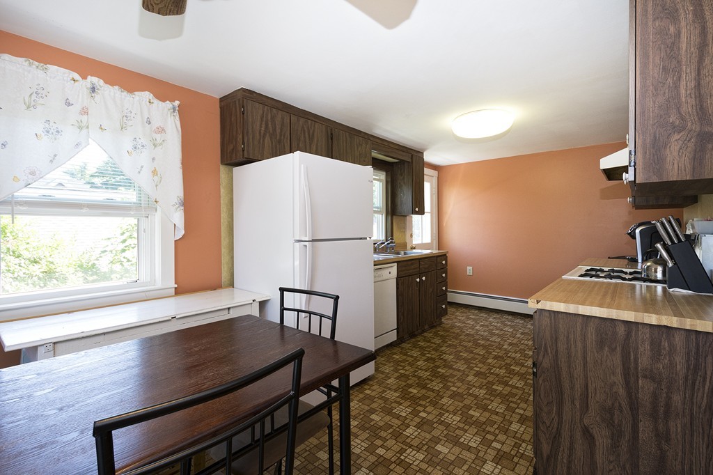 60 Marion Road Scituate, MA 02066 - Photo 9 of 24 Gallery Image 9