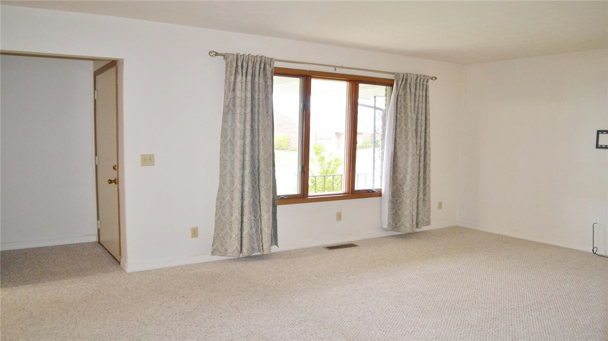 1031 Armsgate Road Springfield, OH 45503 - Photo 4 of 30